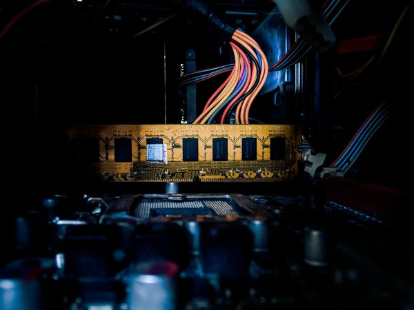 Come scegliere il miglior supporto per smartphone da auto per la navigazione?